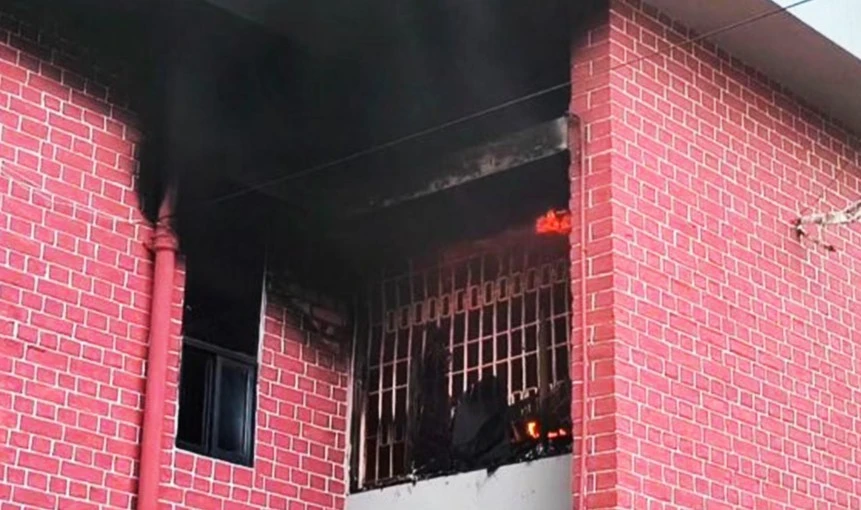 মেহেরপুরে পুলিশ সুপারের বাসভবনে অগ্নিকাণ্ড